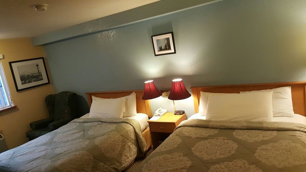 Americas Best Value Inn Lynnwood Exterior foto